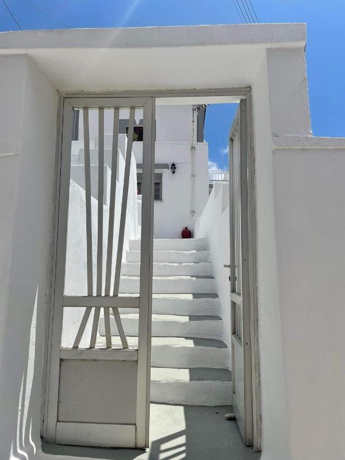 Traditional Seamanshouse Kochilos Rogon Exterior photo